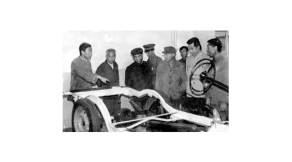 80年代初，交通部副部長(zhǎng)王展義來(lái)我校檢查指導(dǎo)工作